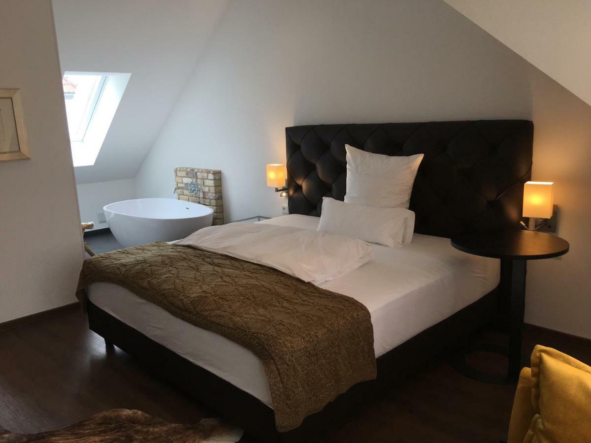 Hoell Am Main Ruesselsheim Exterior photo